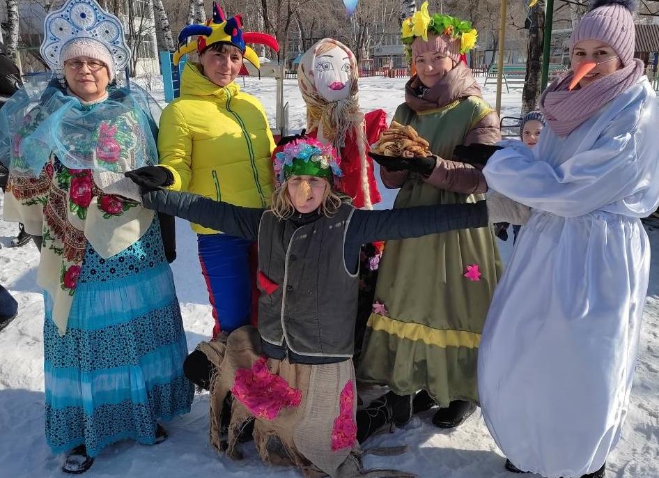 Сценарий зимних утренников на улице